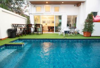 Room@Gallery Pool Villa has Balcony rooms