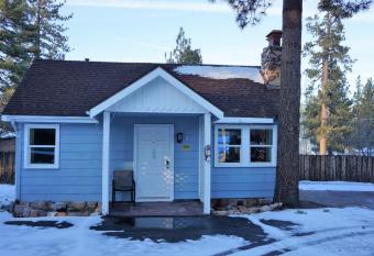 Blue Horizon Lodge has Balcony rooms