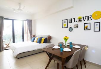 COMFORT & COZY HOME @ MIDHILLS GENTING has Balcony rooms
