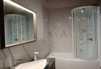 B&B A Casa Mia has rooms with a private hot tub