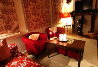 Old Bruges B&B has Balcony rooms