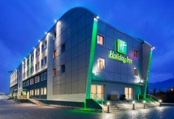 Holiday Inn Salerno-Cava De  Tirreni, an IHG Hotel allows 18 year olds to book a room