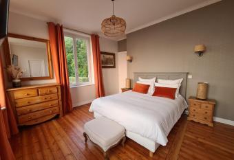 La Terrasse de l Estuaire B&B allows 18 year olds to book a room