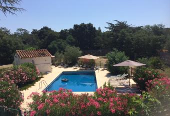 Villa C  te Vermeille has Balcony rooms