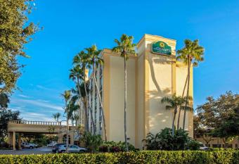 La Quinta Inn & Suites by Wyndham West Palm Beach Airport allows 18 year olds to book a room