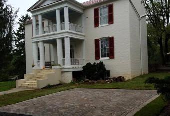 Mountain Home Bed & Breakfast has Balcony rooms