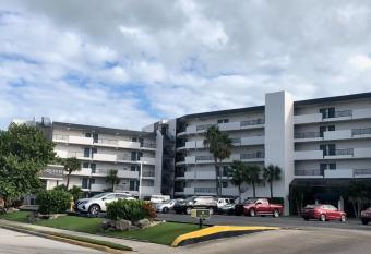 La Quinta Inn & Suites by Wyndham Cocoa Beach Oceanfront has Balcony rooms