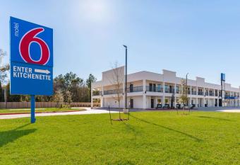 Motel 6 Channelview, TX allows 18 year olds to book a room
