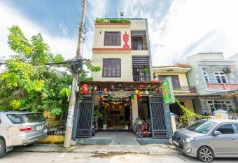 Bong House Homestay 2 allows 18 year olds to book a room