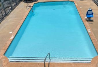 Travelodge by Wyndham Tuscaloosa has Smoking rooms