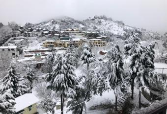 Khushi Cottage has Balcony rooms