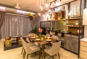 92 Homestay 3 Bedrooms Midhills Genting Highland has Balcony rooms