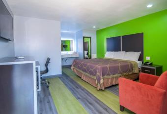 Executive Inn Fort Stockton has Smoking rooms