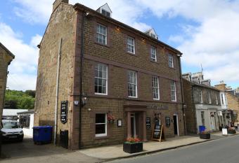 Kings Arms Hotel has Balcony rooms