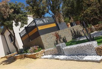 gite A L    VIDENCE allows 18 year olds to book a room