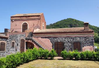 Case Gemmellaro - Family&Friends has Balcony rooms