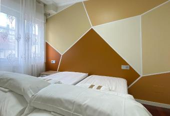 Churruca5 By Vigovacaciones allows 18 year olds to book a room