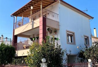 SEA SIDE HOUSE has Balcony rooms