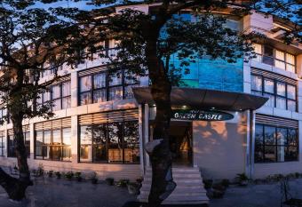 Tulip Inn Green Castle Mall road has Smoking rooms