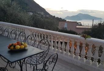 Il Profumo di Capri has Balcony rooms