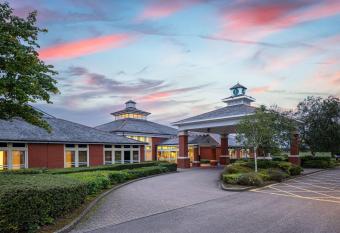 Hilton Northampton Hotel allows 18 year olds to book a room