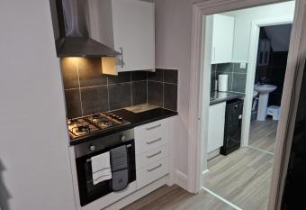 Birtley s Amethyst, 3 bedroom Apt ,sleeps 6 Guest has Balcony rooms