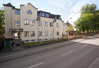 Hotell V  rend allows 18 year olds to book a room