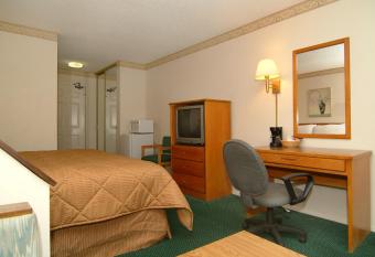 Quality Inn and Suites CamarillooOxnard has Balcony rooms