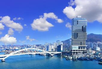 Lavalse Hotel has Balcony rooms