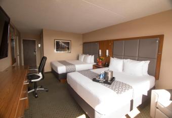 Ramada by Wyndham Northern Grand Hotel & Conference Centre allows 18 year olds to book a room