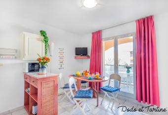 Quiet cute 1 bedroom with terrace - Dodo et Tartine has Balcony rooms