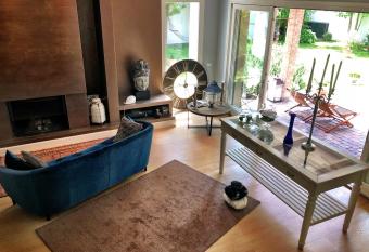 Abitare al 42 allows 18 year olds to book a room