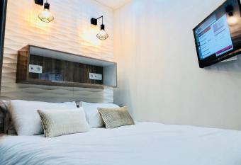 Chambre Love Luxe Monaco allows 18 year olds to book a room