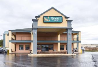 Quality Inn Adairsville-Calhoun South allows 18 year olds to book a room