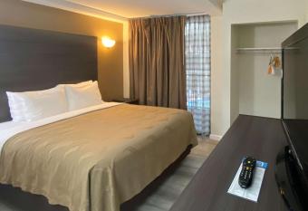 Quality Inn Branson - Hwy 76 Central has Balcony rooms