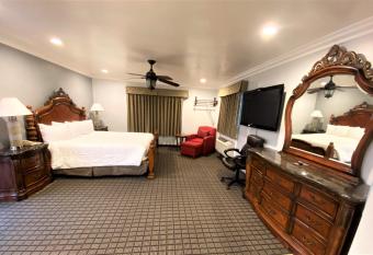 Viking Motel-Ventura allows 18 year olds to book a room