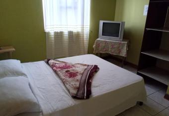 SAN JOSE CERCA DE MUSOC y TRACOPA BUS STATION allows 18 year olds to book a room