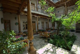 Salom Inn has Balcony rooms