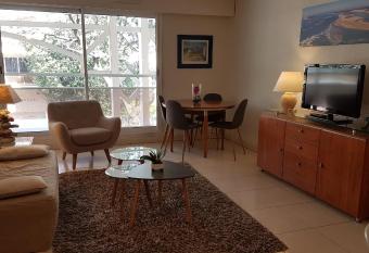 CYBELE APARTMENT - HYPER CENTRE allows 18 year olds to book a room