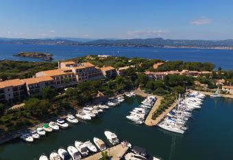 H  tel Helios & SPA - Ile des Embiez allows 18 year olds to book a room