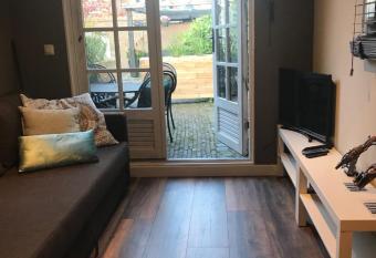 Beach House Milou zandvoort has Balcony rooms