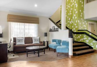 Sleep Inn Baton Rouge East I-12 allows 18 year olds to book a room