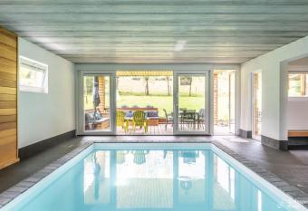 Le Doux Ny has Balcony rooms