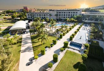 La Finca Resort has Balcony rooms