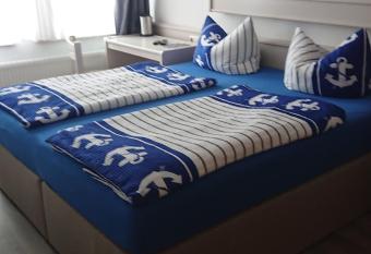 KAJ  TE has Balcony rooms