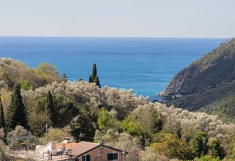 CASA VACANZA IL PORTICO has Smoking rooms