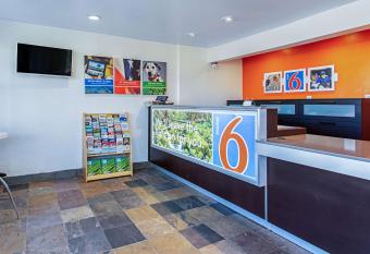 Motel 6 Pendleton, Or - West allows 18 year olds to book a room