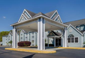 Motel 6 Mobile Al has Smoking rooms