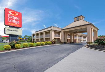 Econo Lodge Inn & Suites East has Smoking rooms
