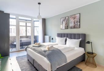 limehome Magdeburg Breiter Weg allows 18 year olds to book a room